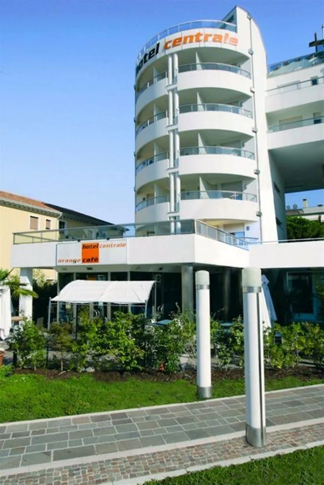 לידו די ג'סולו Hotel Centrale 3*, לידו די ג'סולו